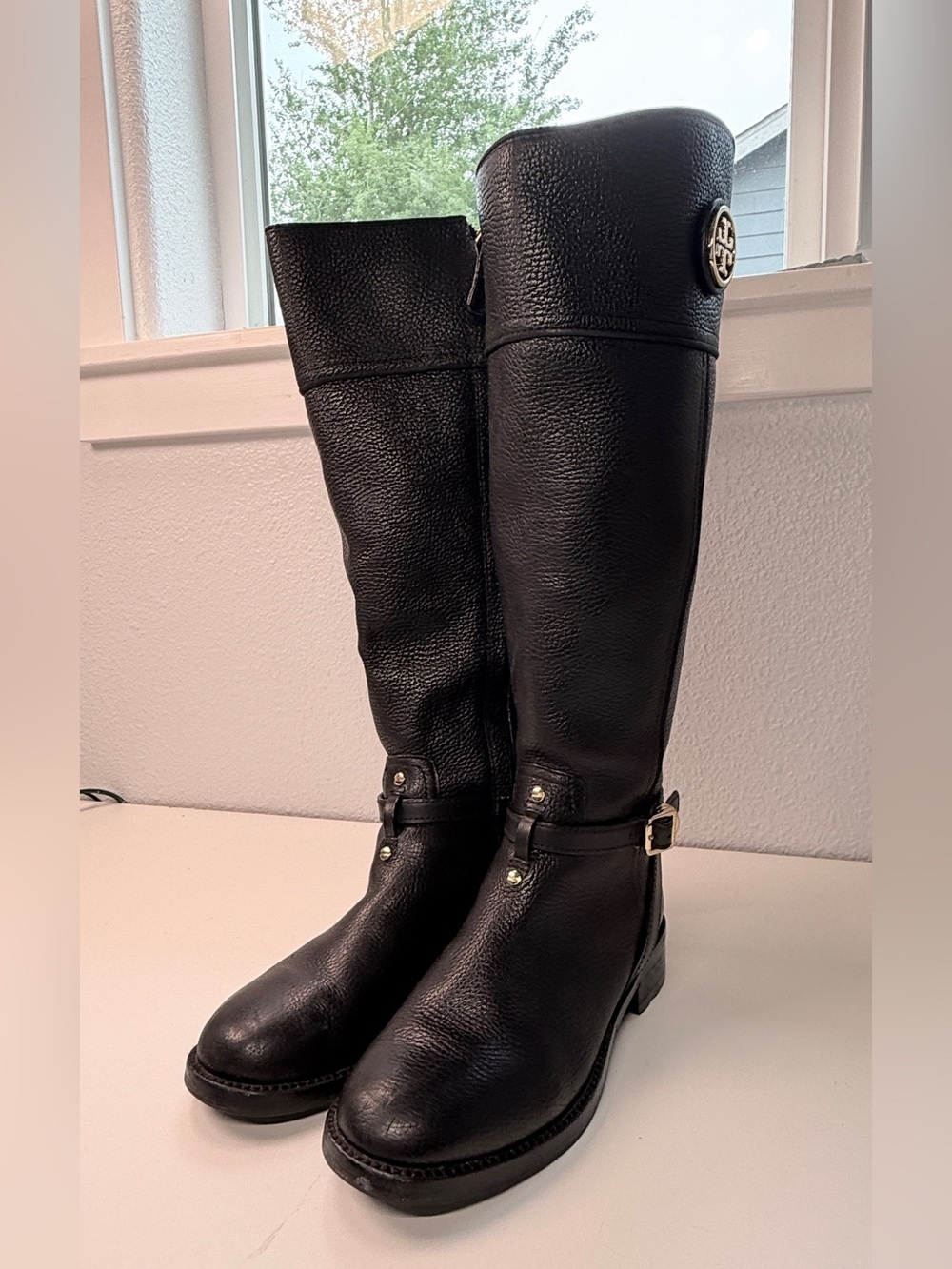 Tory Burch Tall black Pebbled Leather Riding Boots Gold Logo size  8 Boots - Picture 9 of 16